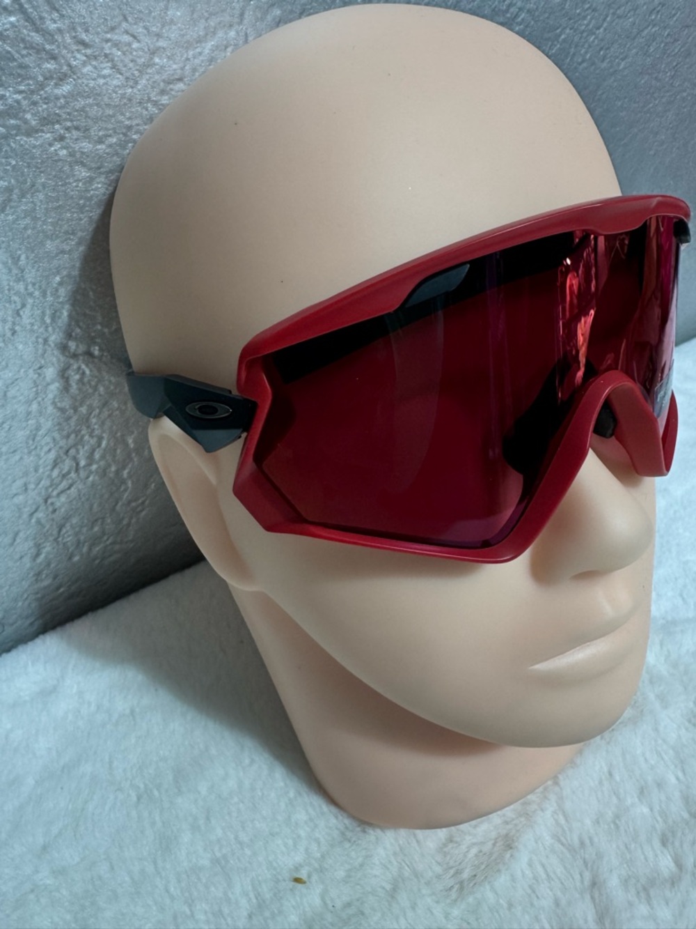 Red Ski/Snowboard Goggles - Picture 14 of 15